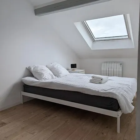 Le Vauban - 2 Chambres, Salon, Cuisine Equipee, Parking Et Wifi Gratuit Apartmán