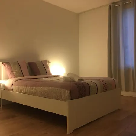 Le Vauban - 2 Chambres, Salon, Cuisine Equipee, Parking Et Wifi Gratuit Appartement