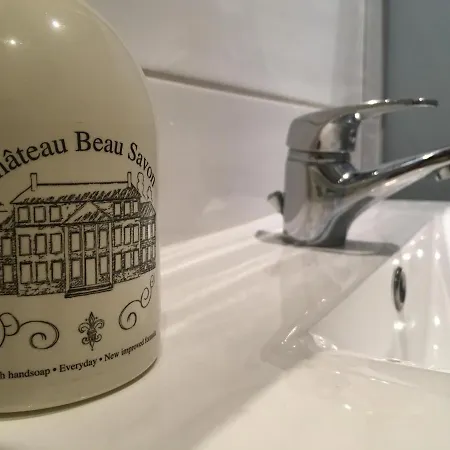 Le Vauban - 2 Chambres, Salon, Cuisine Equipee, Parking Et Wifi Gratuit Appartement