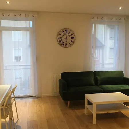 Apartmán Le Vauban - 2 Chambres, Salon, Cuisine Equipee, Parking Et Wifi Gratuit