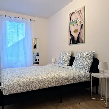 Le Vauban - 2 Chambres, Salon, Cuisine Equipee, Parking Et Wifi Gratuit Appartement