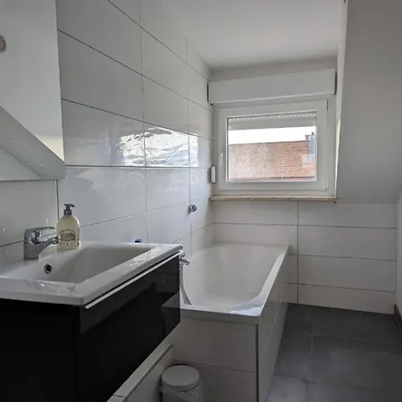 شقة Le Vauban - 2 Chambres, Salon, Cuisine Equipee, Parking Et Wifi Gratuit