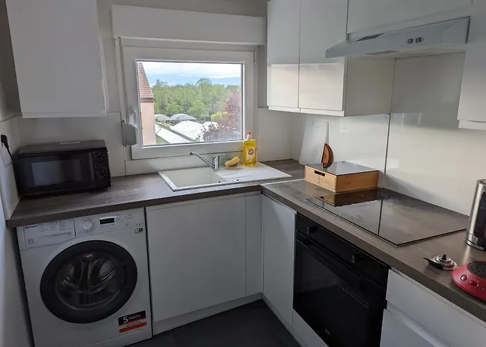 Le Vauban - 2 Chambres, Salon, Cuisine équipée, Parking Et Wifi Gratuit Appartement *