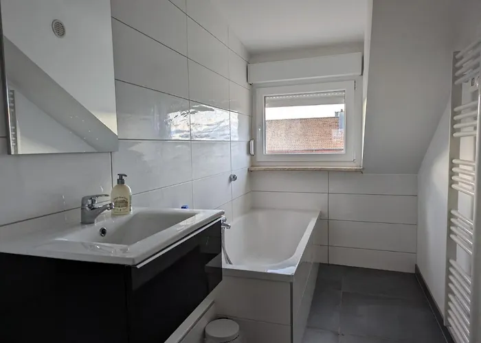 Le Vauban - 2 Chambres, Salon, Cuisine Equipee, Parking Et Wifi Gratuit דירה מולהאוס