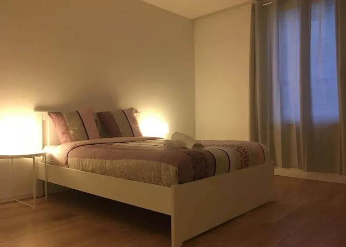 Le Vauban - 2 Chambres, Salon, Cuisine équipée, Parking Et Wifi Gratuit Appartement