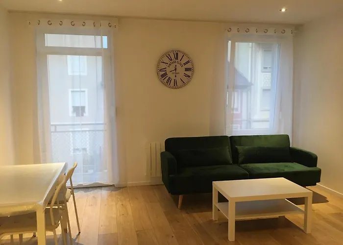 דירה Le Vauban - 2 Chambres, Salon, Cuisine Equipee, Parking Et Wifi Gratuit