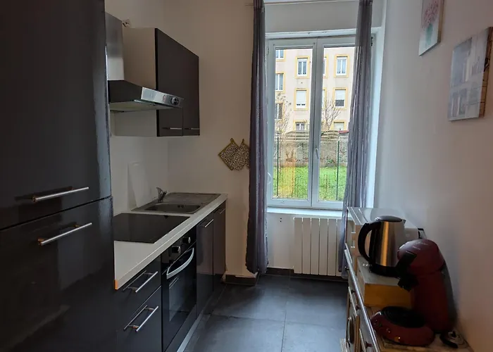 Appartement Le Vauban - 2 Chambres, Salon, Cuisine équipée, Parking Et Wifi Gratuit *
